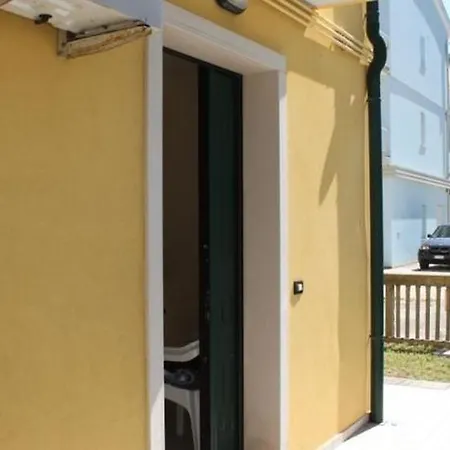 Ada Apartment *